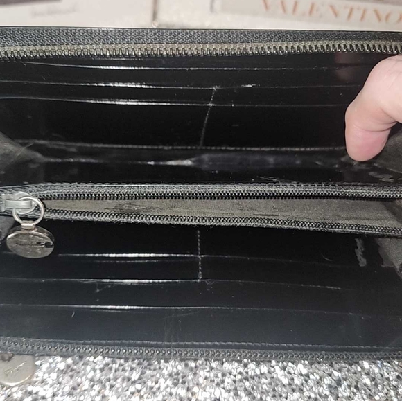 SALVATORE FERRAGAMO Black Patent Leather Zip Around Wallet 🔥 - Picture 9 of 13